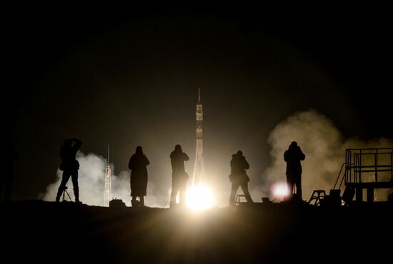 Запуск ракеты-носителя "Союз-ФГ" с кораблем "Союз МС-08" на космодроме Байконур