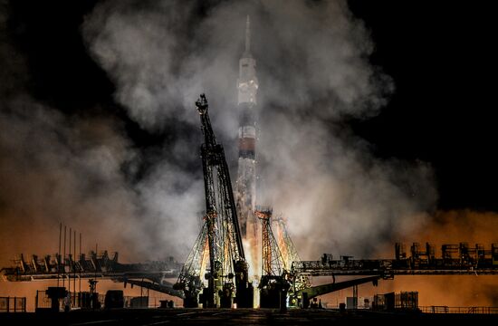 Запуск ракеты-носителя "Союз-ФГ" с кораблем "Союз МС-08" на космодроме Байконур