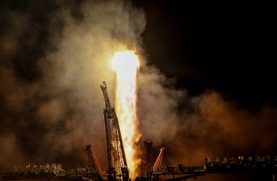 Запуск ракеты-носителя "Союз-ФГ" с кораблем "Союз МС-08" на космодроме Байконур