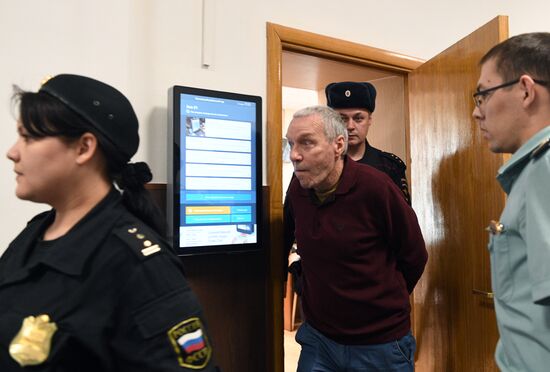 Рассмотрение ходатайства об изменении меры пресечения В. Захарченко   