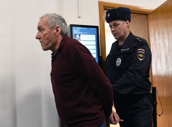 Рассмотрение ходатайства об изменении меры пресечения В. Захарченко   