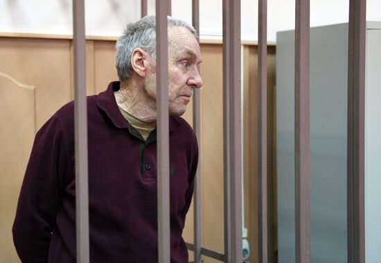 Рассмотрение ходатайства об изменении меры пресечения В. Захарченко   