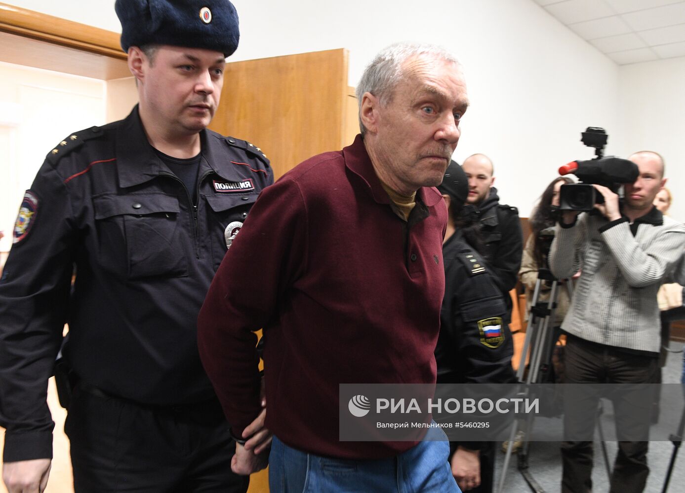 Рассмотрение ходатайства об изменении меры пресечения В. Захарченко