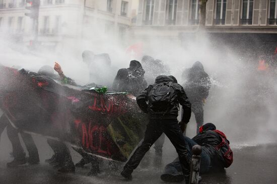 Всеобщая забастовка госслужащих во Франции