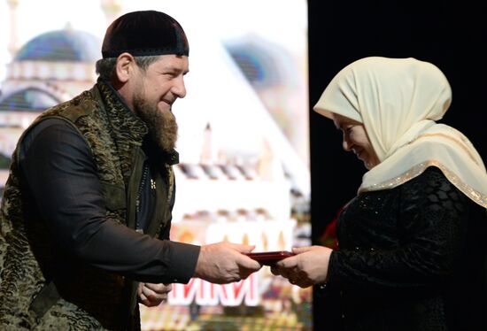 Празднование Дня конституции Чеченской Республики в Грозном