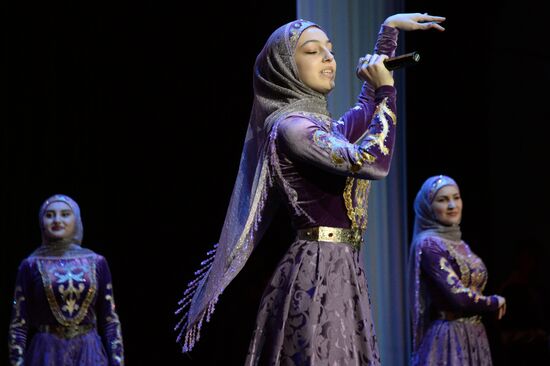 Празднование Дня конституции Чеченской Республики в Грозном