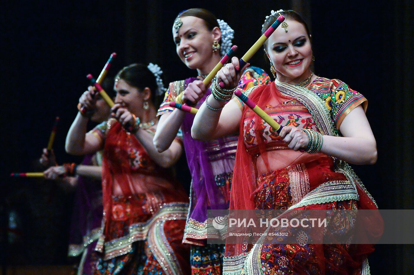 Фестиваль красок Холи-Мела