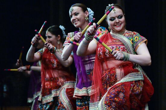 Фестиваль красок Холи-Мела