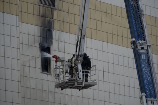 Пожар в торговом центре «Зимняя вишня» в Кемерово