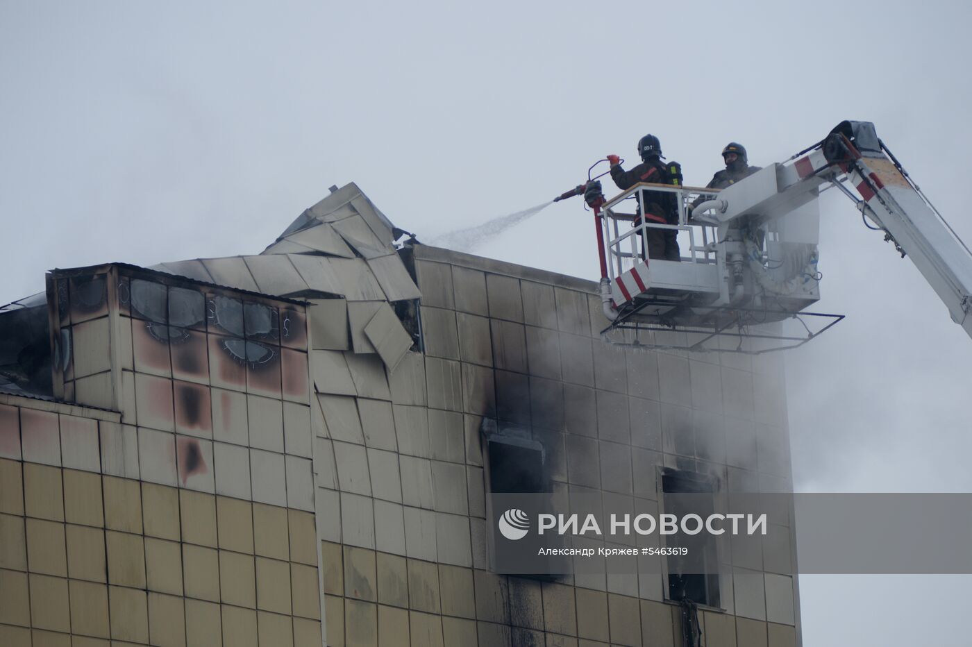 Пожар в торговом центре «Зимняя вишня» в Кемерово