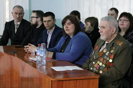 Первое заседание народного трибунала над представителями украинских властей в Донецке