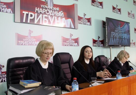 Первое заседание народного трибунала над представителями украинских властей в Донецке