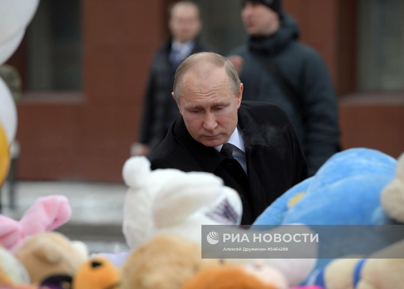 Президент РФ В. Путин почтил память погибших при пожаре в Кемерове