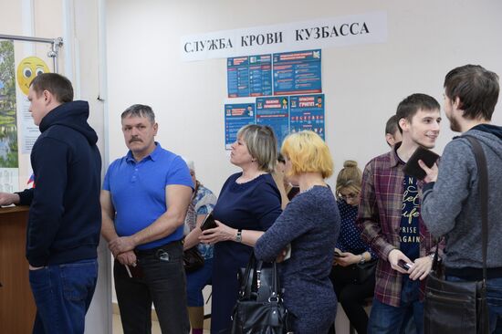 Сдача крови для пострадавших при пожаре в ТЦ "Зимняя вишня" 