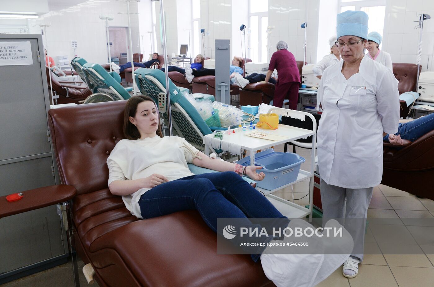 Сдача крови для пострадавших при пожаре в ТЦ "Зимняя вишня"