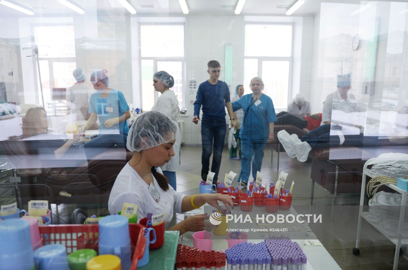 Сдача крови для пострадавших при пожаре в ТЦ "Зимняя вишня" 