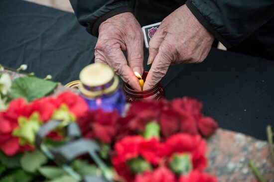 Акции в память о погибших при пожаре в ТЦ "Зимняя вишня"