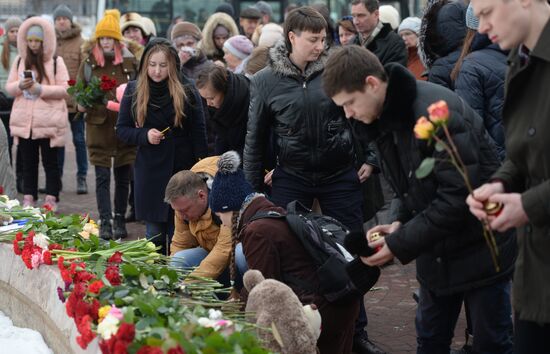 Акции в память о погибших при пожаре в ТЦ "Зимняя вишня"