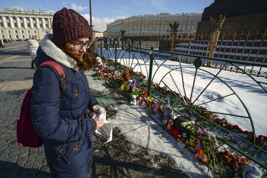 Акции в память о погибших при пожаре в ТЦ "Зимняя вишня"