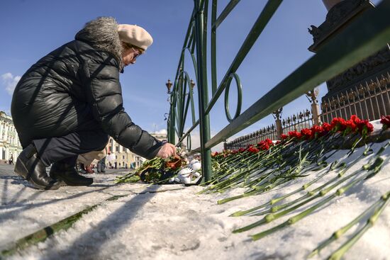 Акции в память о погибших при пожаре в ТЦ "Зимняя вишня"