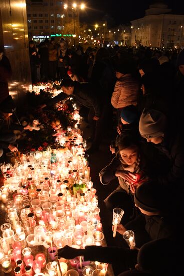 Акции в память о погибших при пожаре в ТЦ "Зимняя вишня"