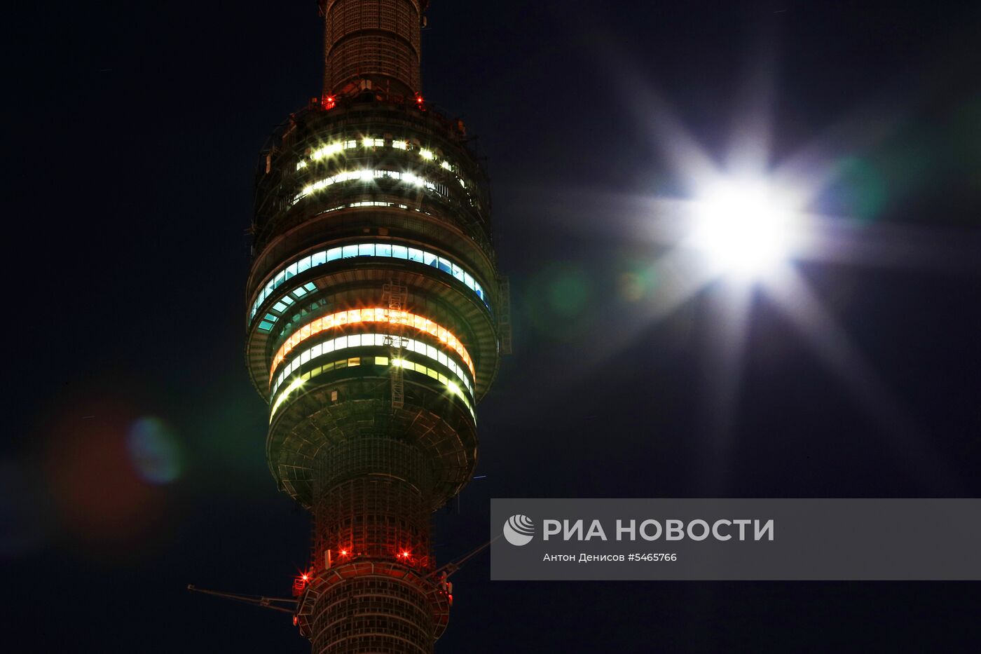 Подсветку Останкинской башни выключили в память о жертвах в Кемерове