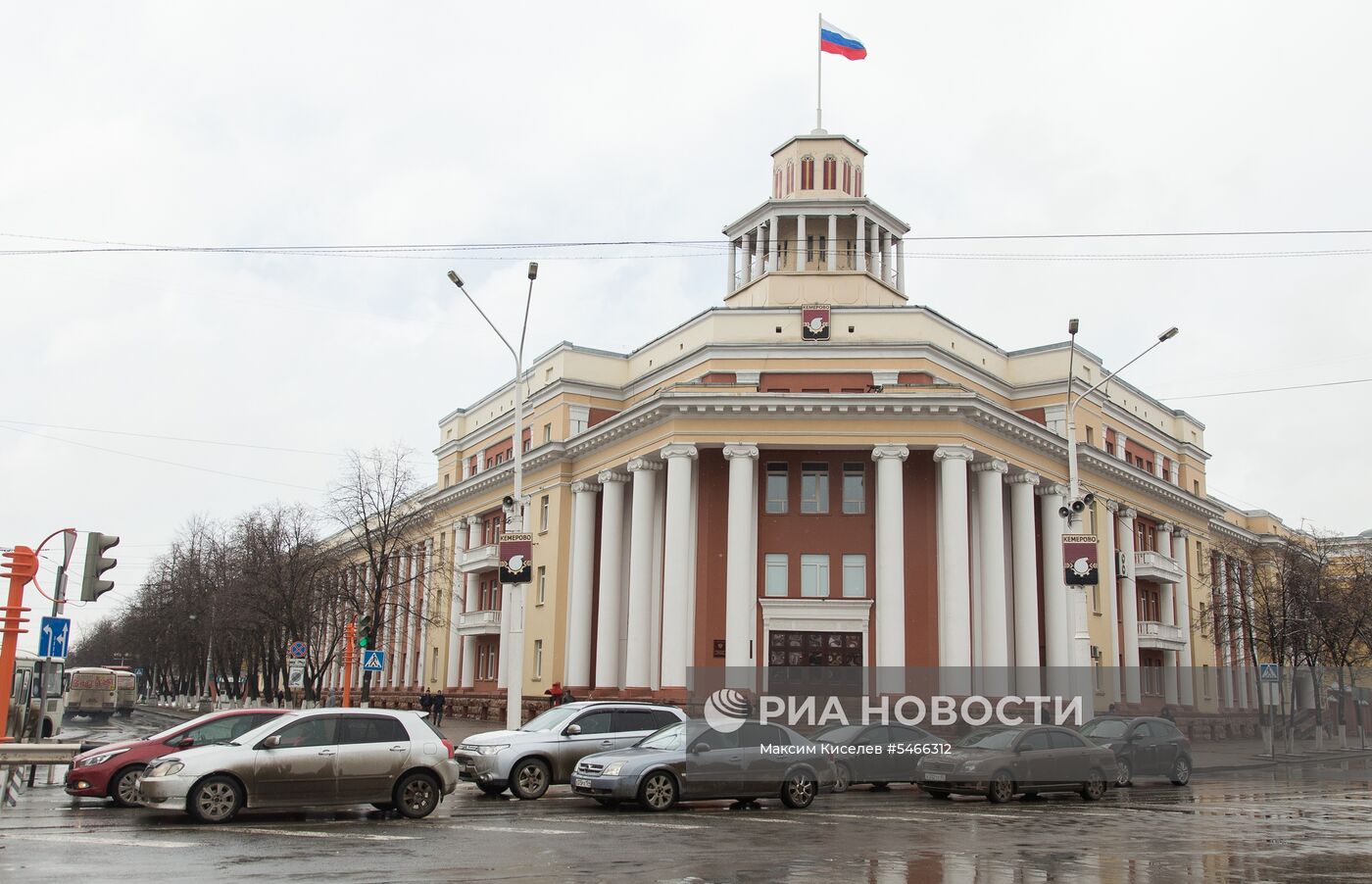 В городской администрации Кемерово проходят следственные действия