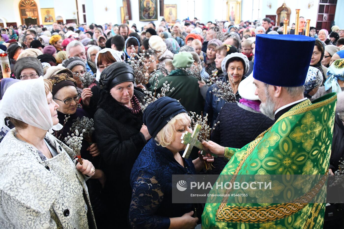 Празднование Вербного воскресенья в России