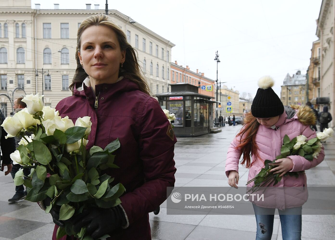 Акции памяти погибших в теракте в метро Санкт-Петербурга 3 апреля 2017 года