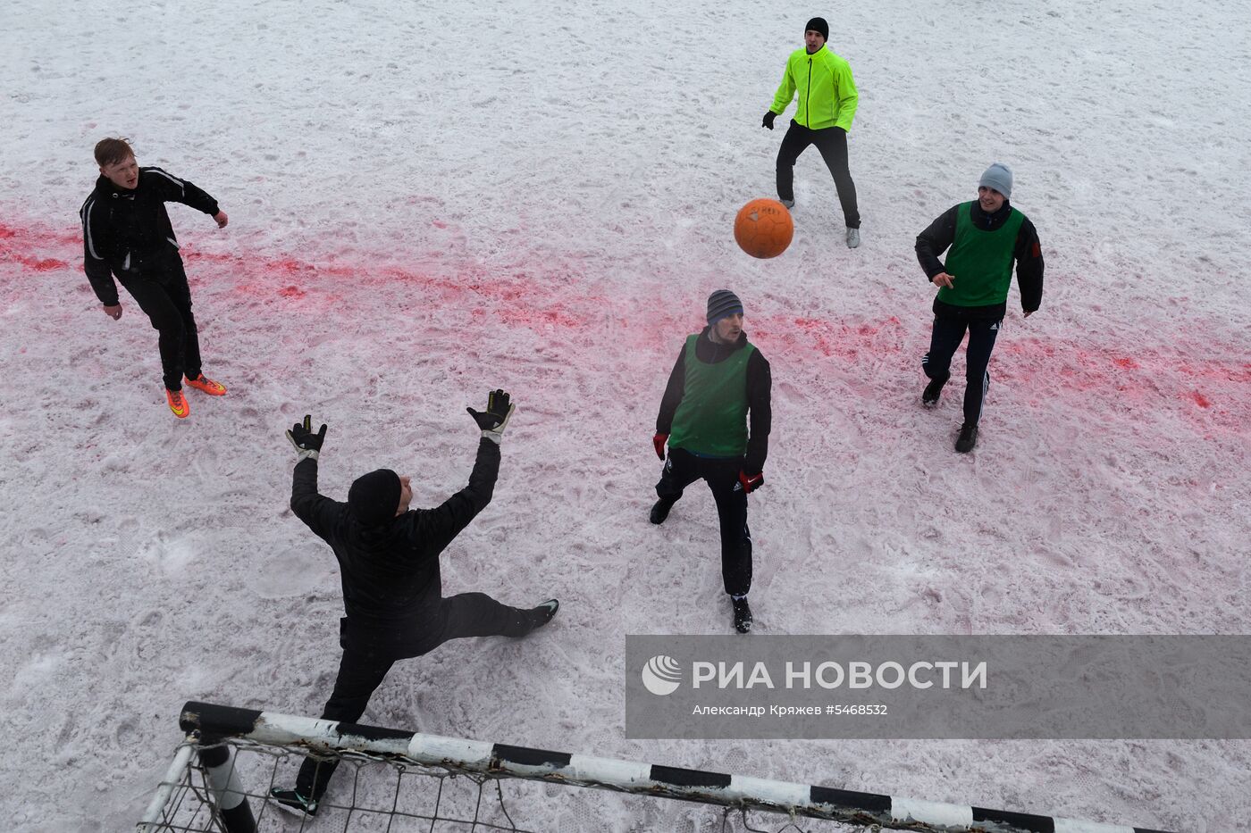 Мини-футбол на снегу в Новосибирске