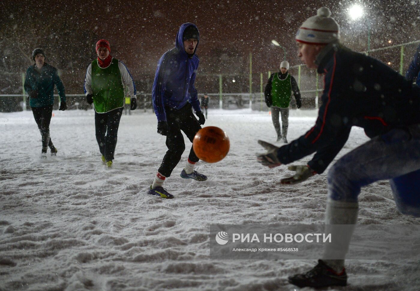 Мини-футбол на снегу в Новосибирске