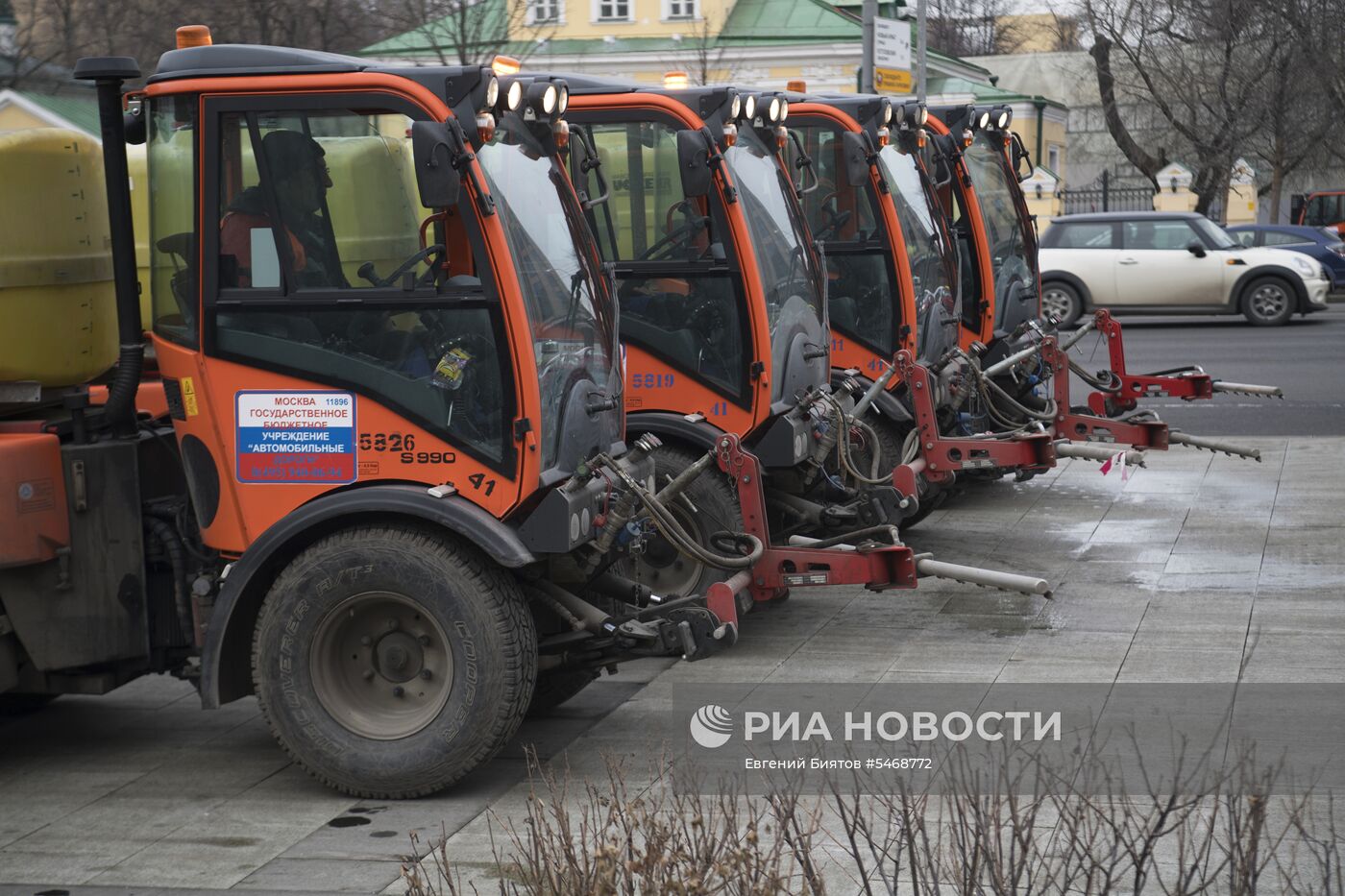 Мойка тротуара шампунем в Москве