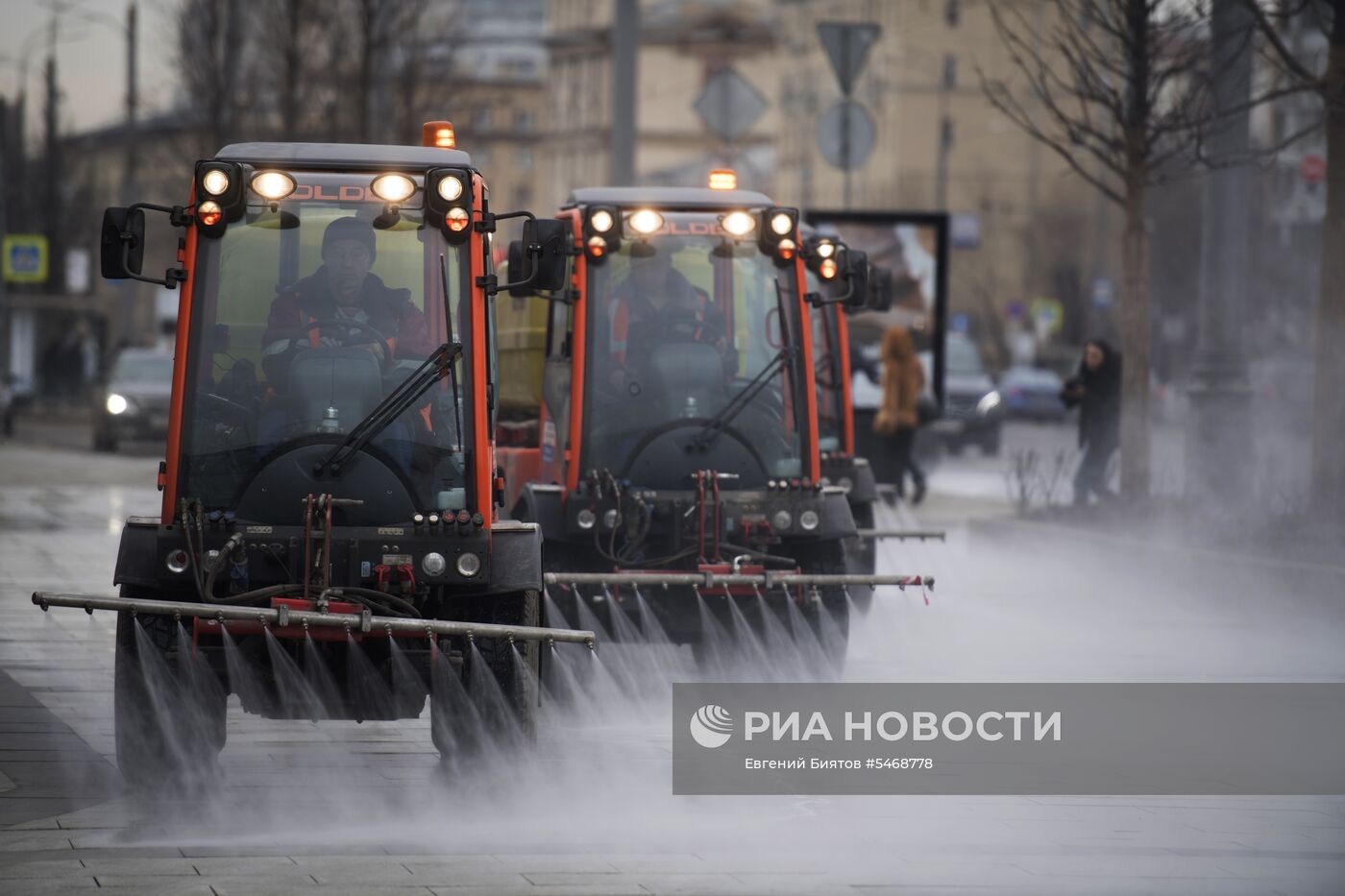 Мойка тротуара шампунем в Москве