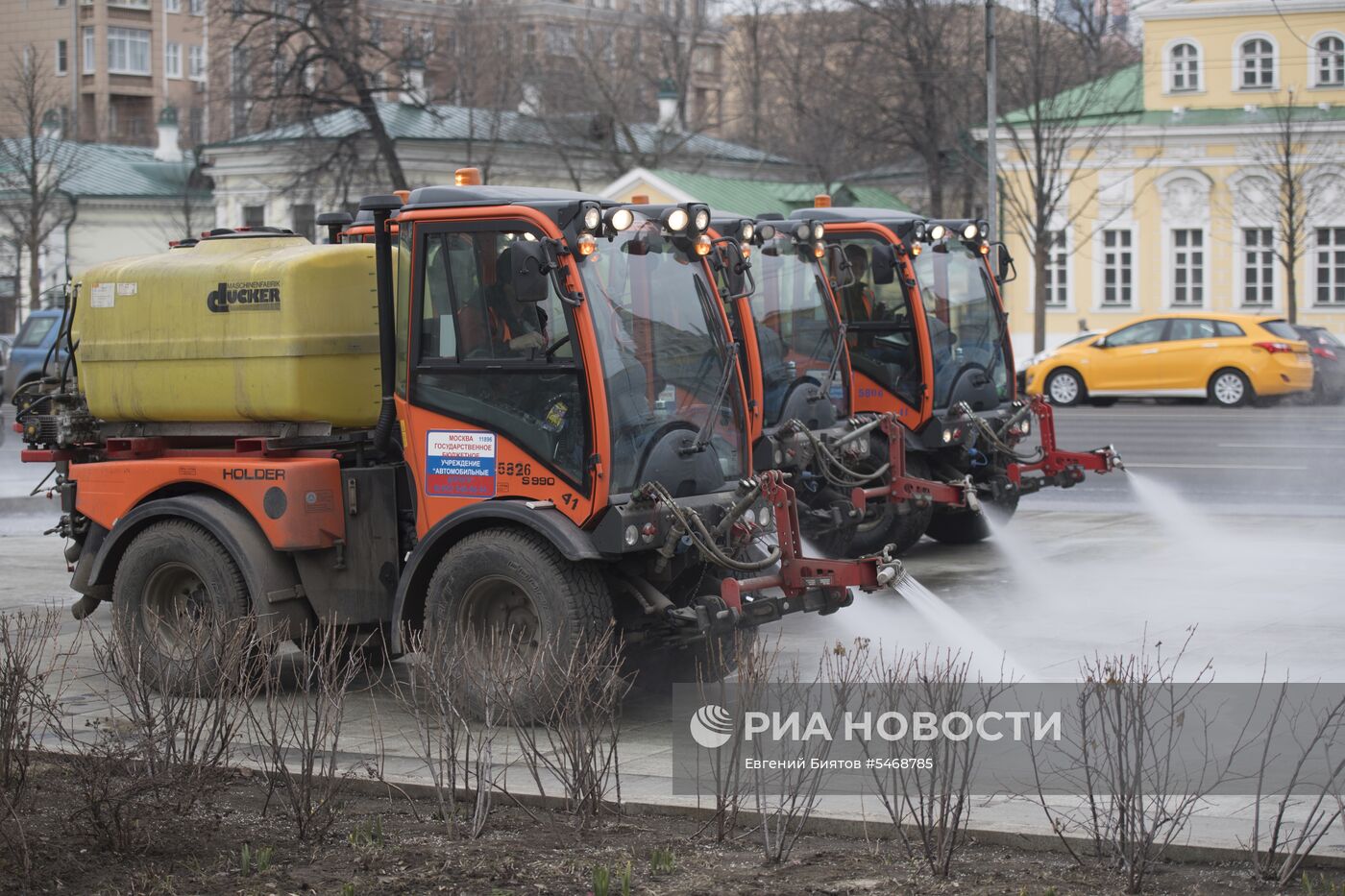 Мойка тротуара шампунем в Москве