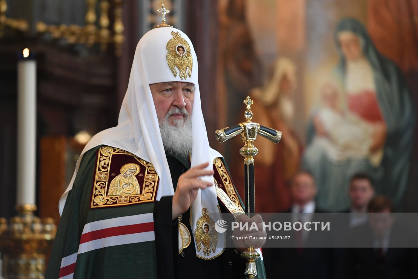 Божественная литургия в день Великого четверга в храме Христа Спасителя