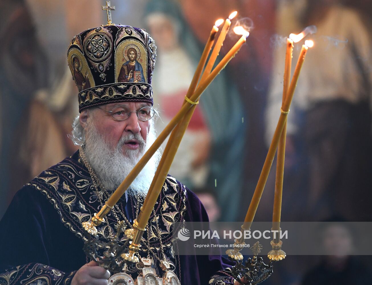 Божественная литургия в день Великого четверга в храме Христа Спасителя