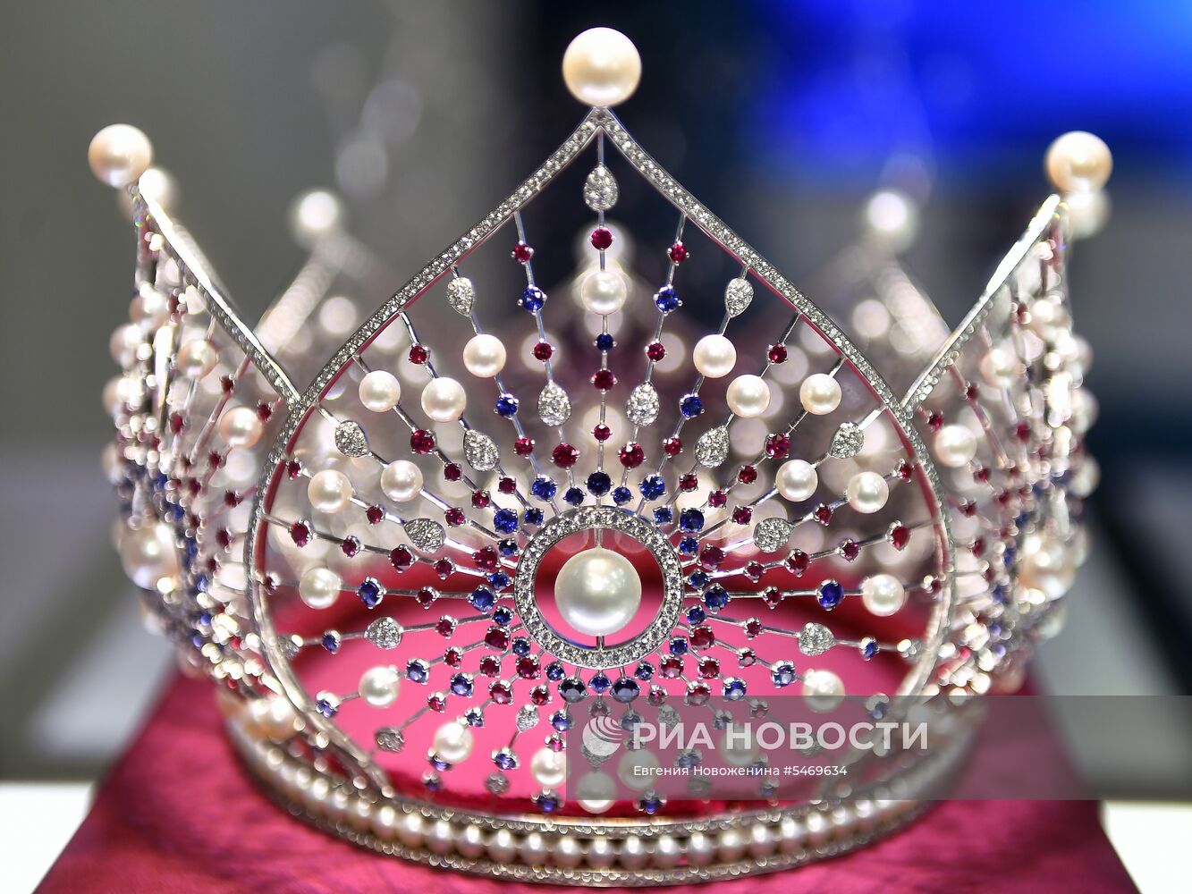 Презентация новой короны конкурса "Мисс Россия"