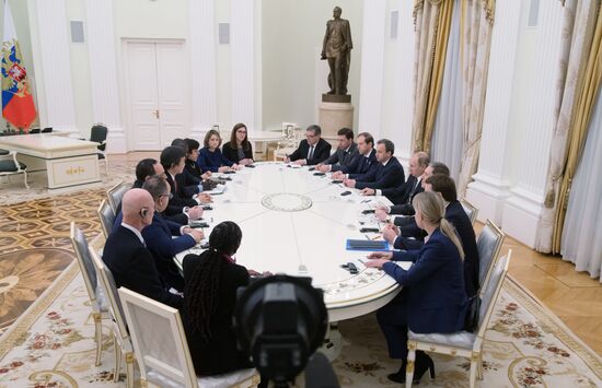 Президент РФ В. Путин встретился с членами инспекционной комиссии Международного бюро выставок
