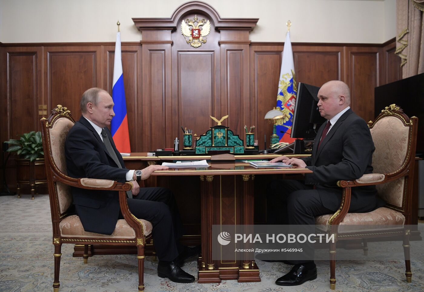 Президент РФ Владимир Путин встретился с врио губернатора Кемеровской области С. Цивилевым