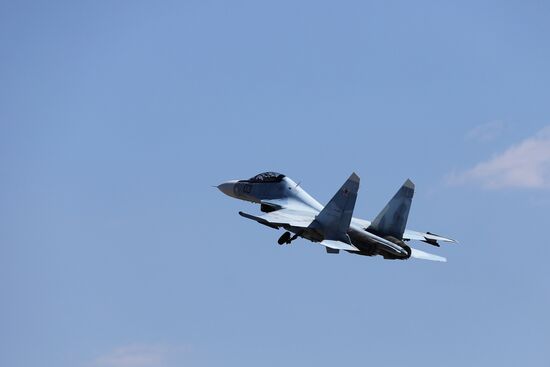 Соревнования военных летчиков "Авиадартс-2018" в Приморье