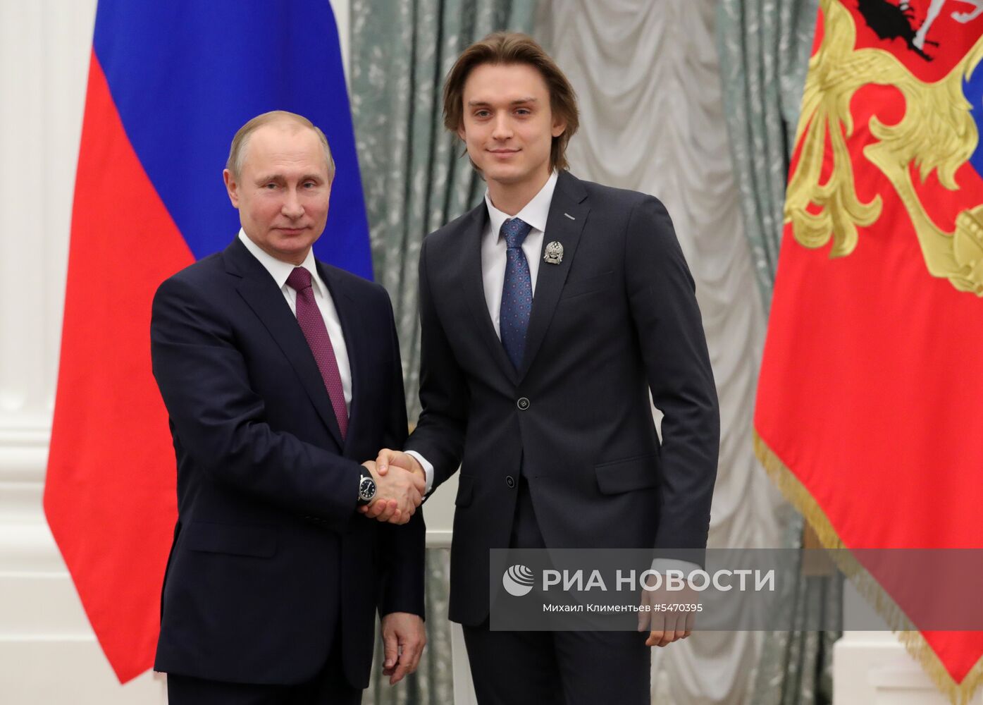 Президент РФ В. Путин вручил в Кремле премии для молодых деятелей культуры и премии в области литературы и искусства
