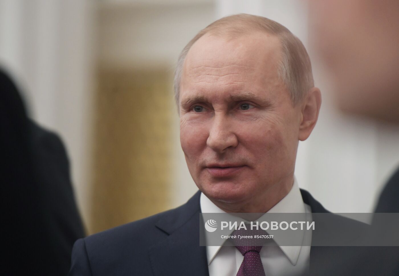 Президент РФ В. Путин вручил в Кремле премии для молодых деятелей культуры и премии в области литературы и искусства