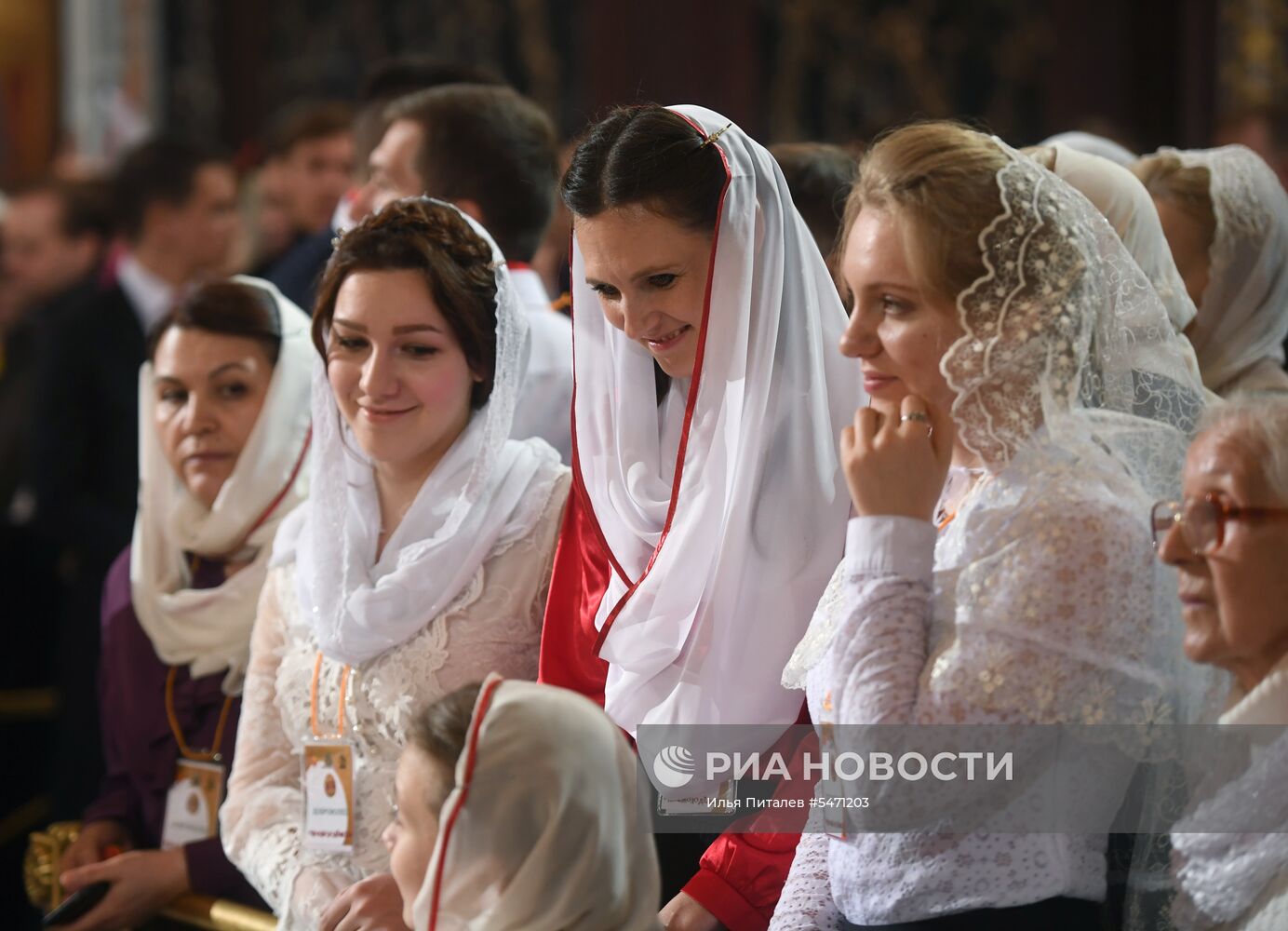 Пасхальное богослужение в храме Христа Спасителя