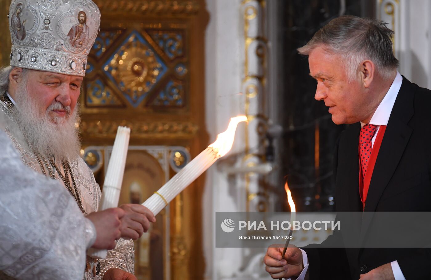 Пасхальное богослужение в храме Христа Спасителя