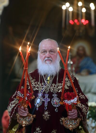 Пасхальное богослужение в храме Христа Спасителя