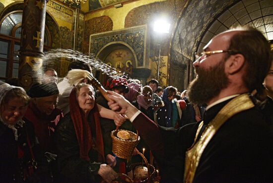 Пасхальное богослужение в Киево-Печерской лавре