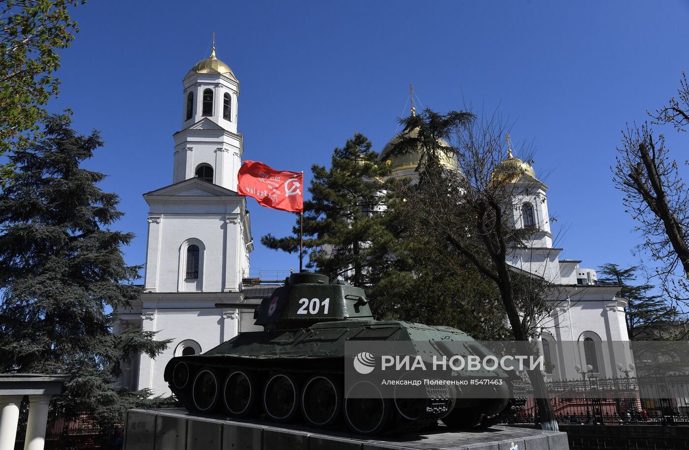 Танк ОТ-34 - памятник освободителям Симферополя | РИА Новости Медиабанк