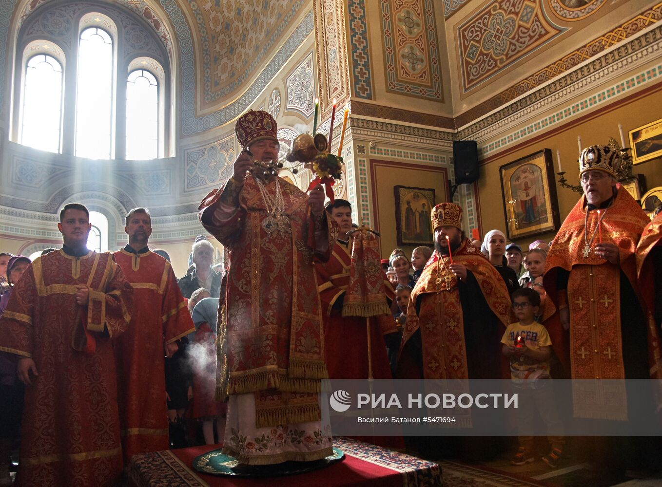 Встреча Благодатного огня в Севастополе