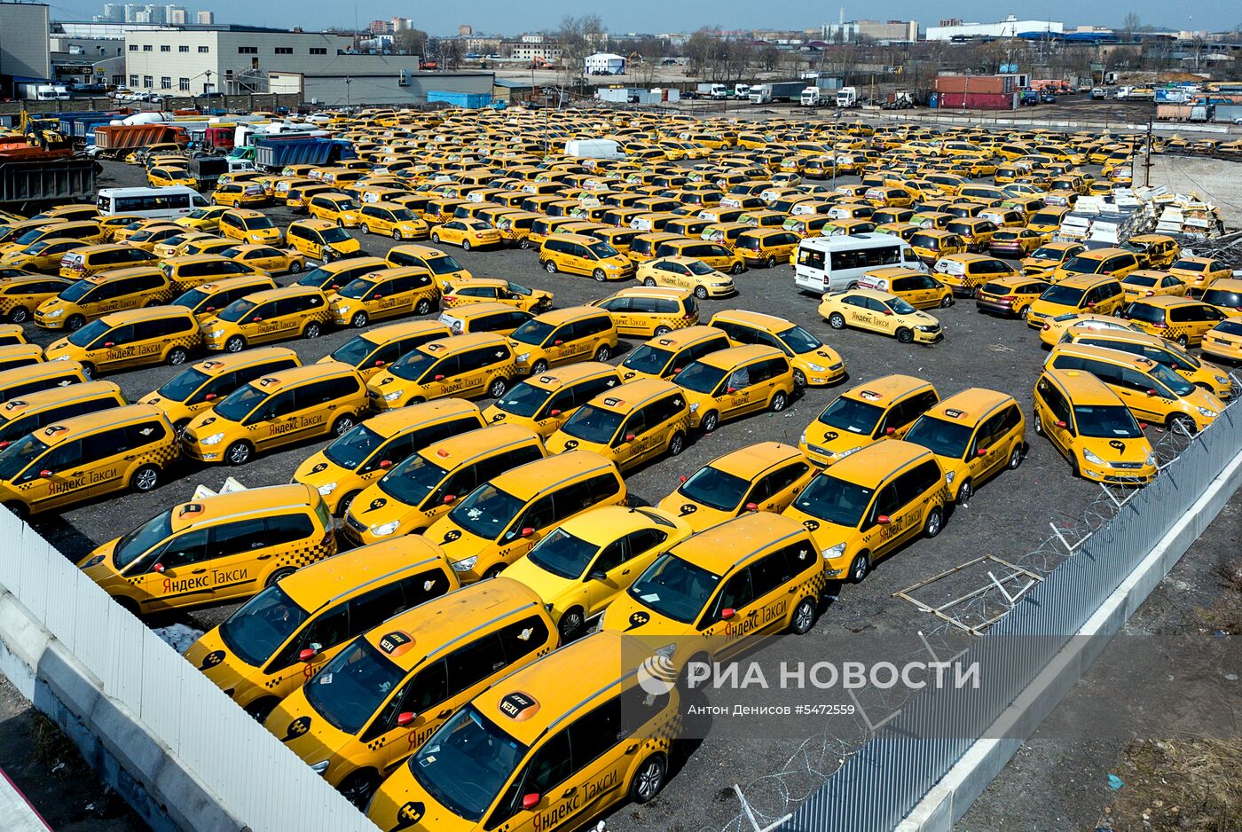 Стоянка заброшенных такси в Москве | РИА Новости Медиабанк