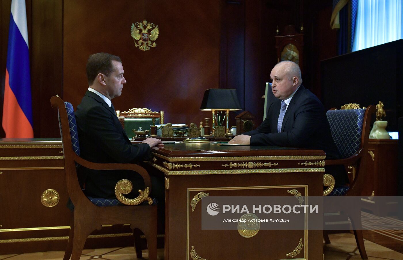 Премьер-министр РФ Д. Медведев встретился с врио губернатора Кемеровской области С. Цивилевым